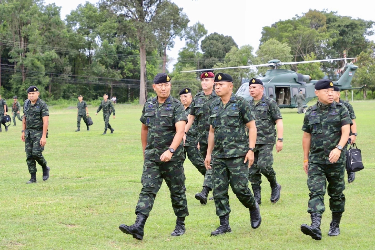 ผบ.ทบ.ลั่น หมดยุค ปฏิวัติ ด้าน มทภ.2 ย้ำ รัฐบาล-ทหาร ต้องคุยภาษาเดียวกัน