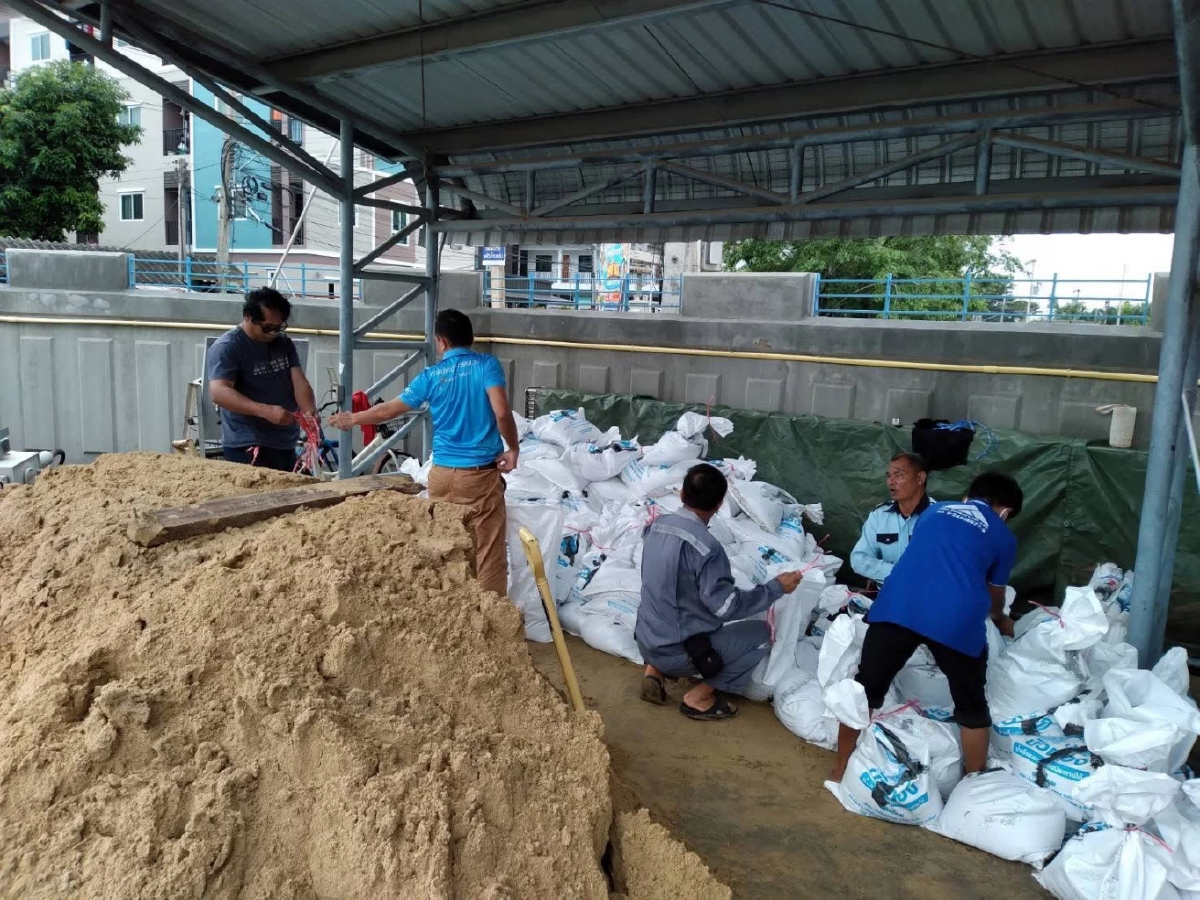 การประปาฯ ตรวจโรงสูบน้ำดิบสำแลกันน้ำท่วม หลังกรมชลฯเร่งระบายน้ำ