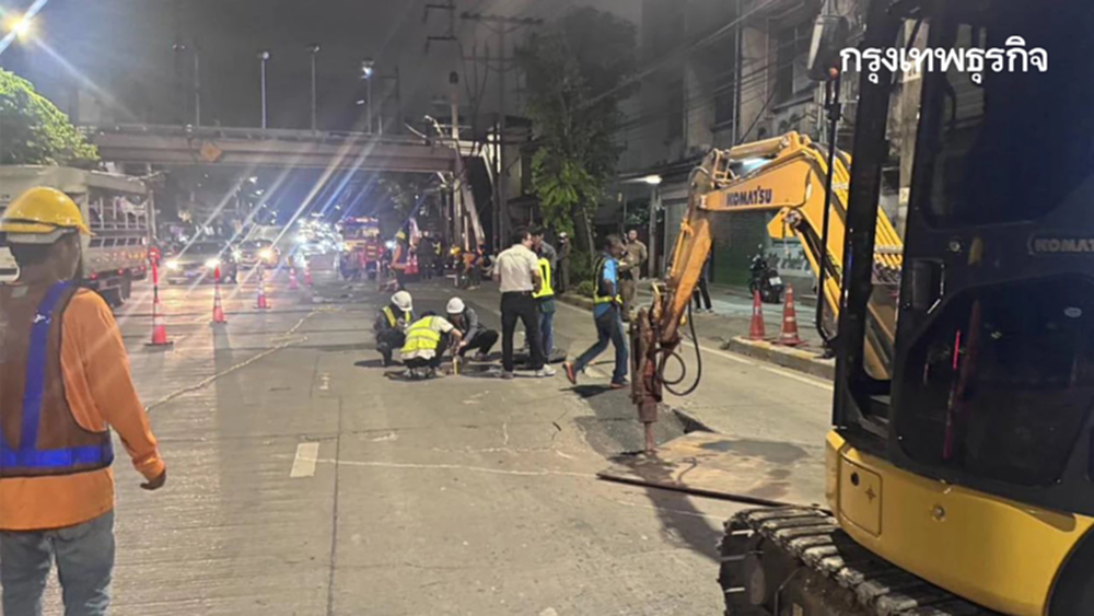 รถติดมาก ถนนทรุดตัว ประชาราษฎร์ สาย 1 ซ่อมไม่เสร็จ กระทบคนกรุงเทพ