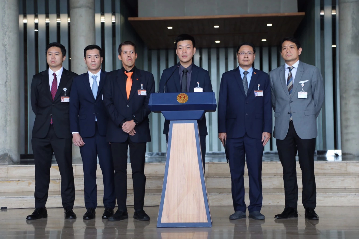 'ช่อ' ชี้นาทีวัดใจ ปชน. เลือก 'อนุทิน' ทำฝ่ายอนุรักษนิยมเข้มแข็ง