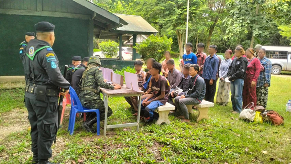 ชาวกัมพูชาแอบเข้าไทย จับที่คลองหาดอื้อ ต่างด้าวหลบหนีเข้าเมือง