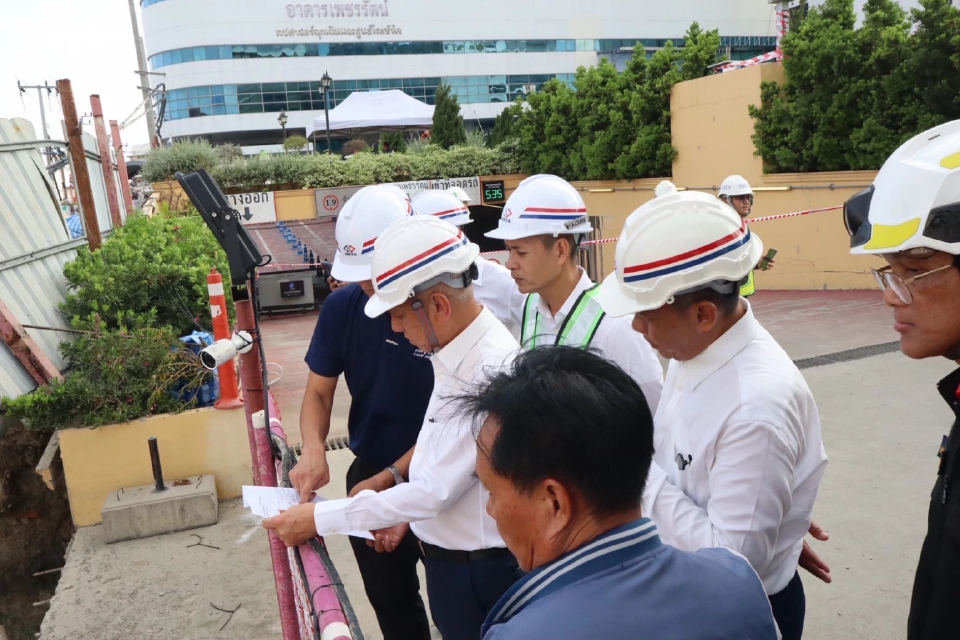 ‘พิพัฒน์’ จี้ รฟม.คืนผิวจราจรภายใน 14 วัน ดูแลประชาชนกว่า 100 ครัวเรือน