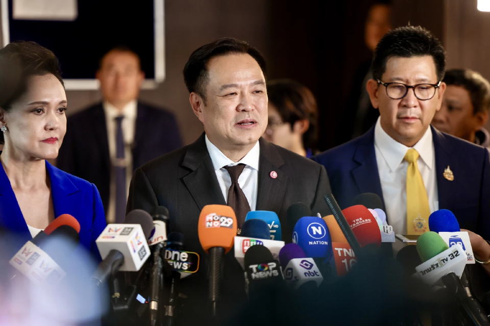 'อนุทิน' ลั่นคืนความยุติธรรม'ขรก.มท.' จ่อเรียกปค.แจงไฟเขียวโป๊กเกอร์