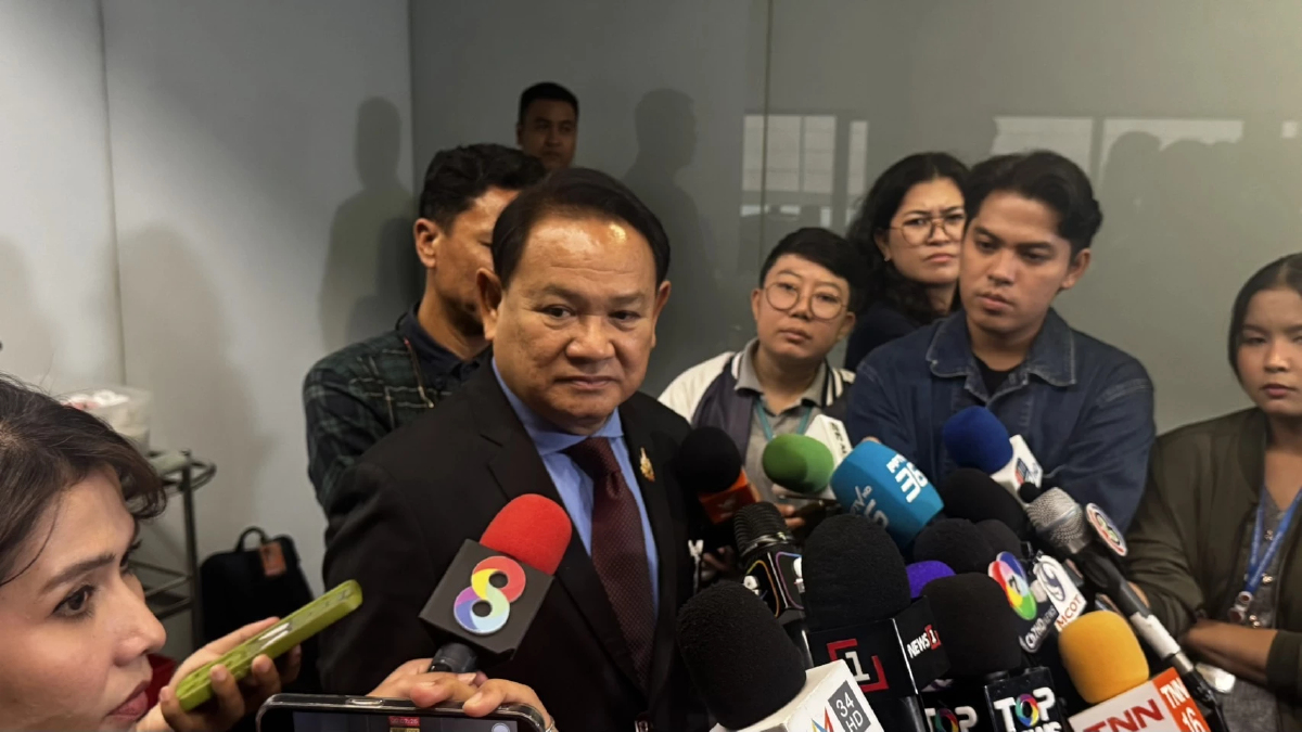 เลื่อนถกเคาะโหวตนายกฯ 'ฉลาด' บอกรอ 'ศาล รธน.' แจงคำร้อง พท.