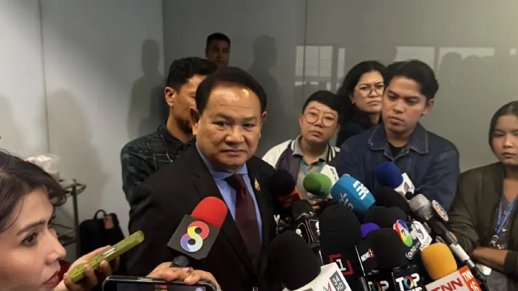 เลื่อนถกเคาะโหวตนายกฯ 'ฉลาด' บอกรอ 'ศาล รธน.' แจงคำร้อง พท.