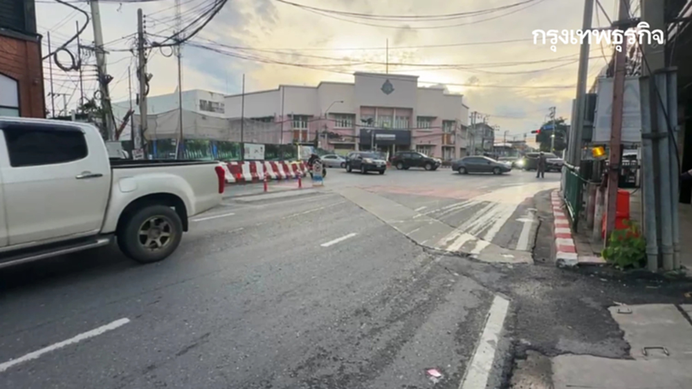 เปิดเส้นทางจราจร เชิงสะพานซังฮี้ ถึง แยกซังฮี้ แก้รถติดกรุงเทพ