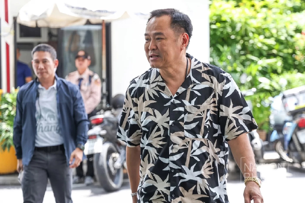 'อนุทิน' เข้าพรรค ภท.ประชุมขับเคลื่อนงาน - เลขา ครม.เข้าพบที่พรรค