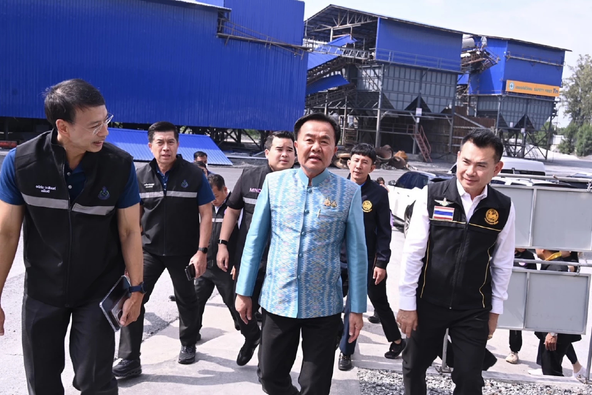 รมช.อุตฯ ตรวจเหมืองเขาเชิงเทียน คุมเสถียรภาพซัพพลายหินก่อสร้างป้อน EEC