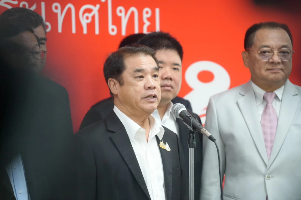 'สุริยะ' ปัดกดดัน 'อิ๊งค์' ลาออก จ่อฟ้อง 'ไทกร' ปูดข่าว ลั่นไม่ยอมความ