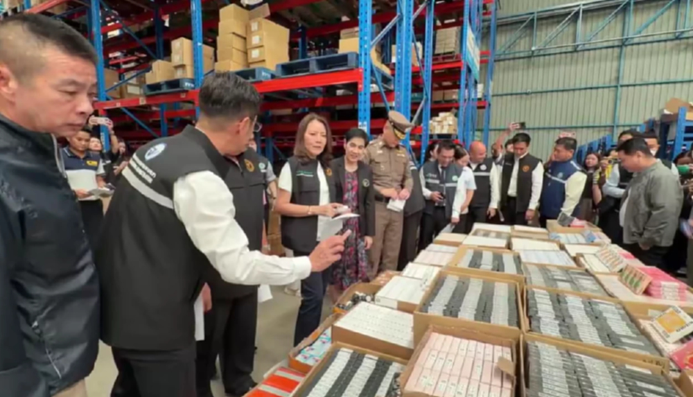 ปคบ.-อย. ทลายโกดัง Kilala! ยึดคอนแทคเลนส์เถื่อนกว่า 3.2 แสนชิ้น