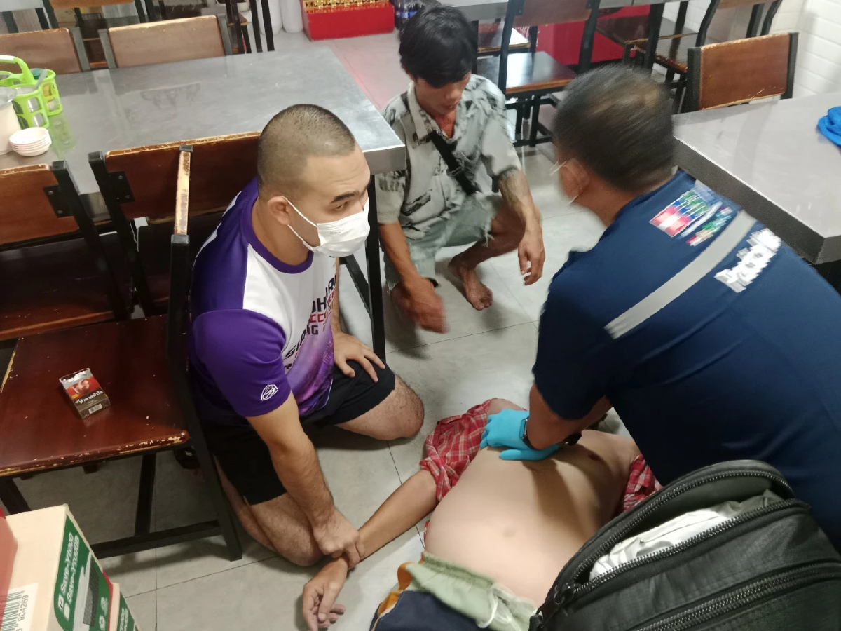 นาทีชีวิต! อดีตเจ้ากรมแพทย์ทหารบก ช่วยประชาชนหยุดหายใจ อาการปลอดภัย