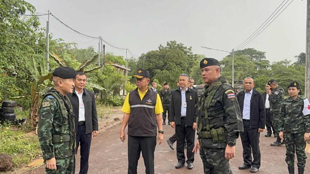 รมช. กห. เช็คความพร้อมแผนเคลียร์ 'บ้านหนองจาน- หนองหญ้าแก้ว'