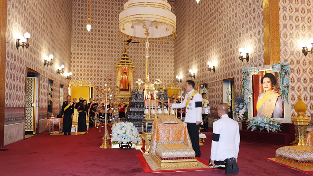 ในหลวง-พระราชินี เสด็จฯ ในการพระราชพิธีทรงบำเพ็ญพระราชกุศลสัตตมวาร 7 วัน ถวายพระบรมศพสมเด็จพระนางเจ้าสิริกิติ์ฯ พระบรมราชชนนีพันปีหลวง
