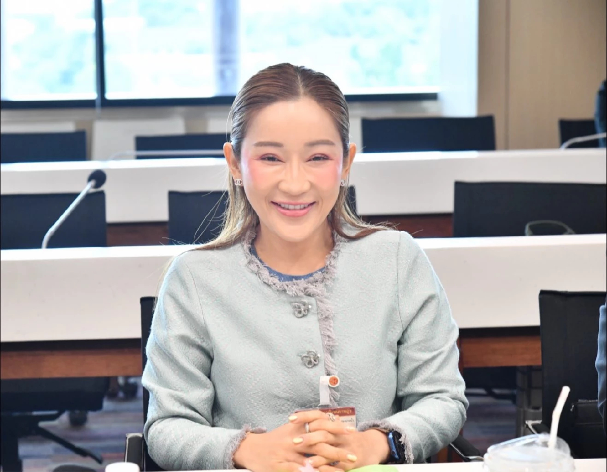 สส.พท. ซัด 'อนุทิน' ทิ้งปชช.ผจญภัยน้ำท่วม - ร่วมงานวันเกิดบุคคลสำคัญ