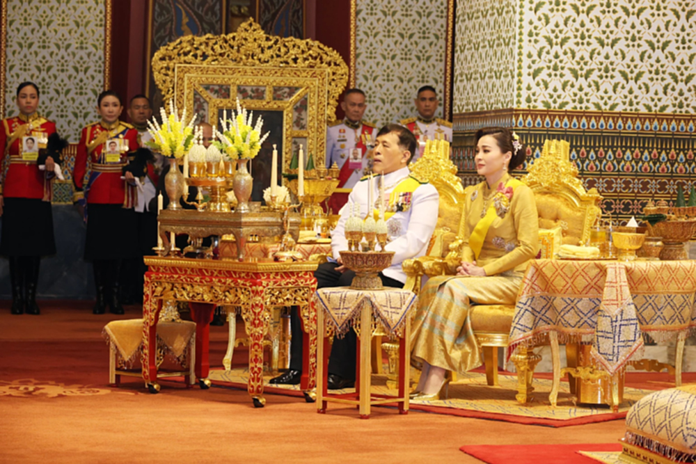 ในหลวง - พระราชินี ทรงบำเพ็ญพระราชกุศล เนื่องในวันนวมินทรมหาราช 2568