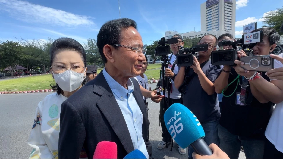 'สมชาย-เจ๊แดง' เยี่ยม 'ทักษิณ' ปรับตัวได้ เข้าใจว่าอยู่ชั่วคราว