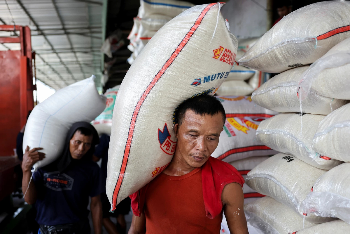 ราคาข้าวไทยร่วงต่ำสุด 10 ปี ผลพวงฟิลิปปินส์ห้ามนำเข้า