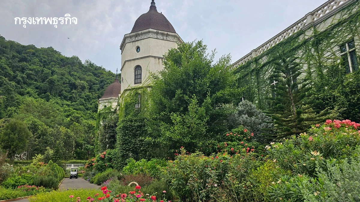 ‘Maison Mystique’ พระราชวัง แห่งจินตนาการ ท่ามกลางขุนเขา