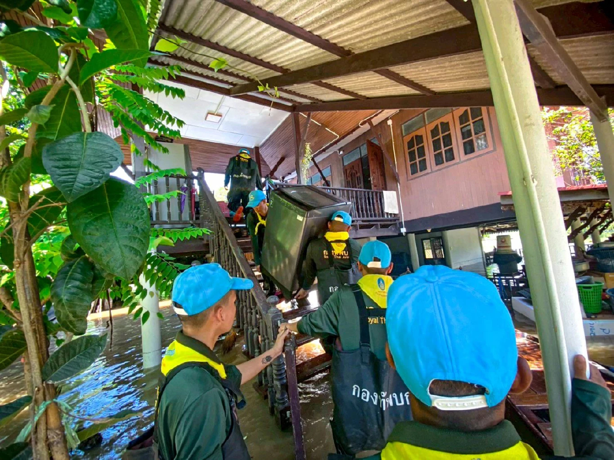 ทบ. ระดมกำลังช่วยประชาชนน้ำท่วมจากพายุบัวลอย แมตโม จ่อซ้ำ