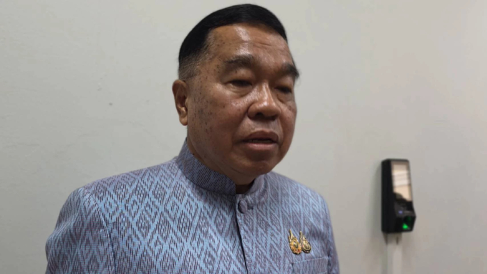 พล.อ.ณัฐพล  ปัด ปล้นทอง​ สุไหง-โกลก​ โยง​  เปลี่ยนตัว 'มทภ.4' ยันไร้เกียร์ว่าง​