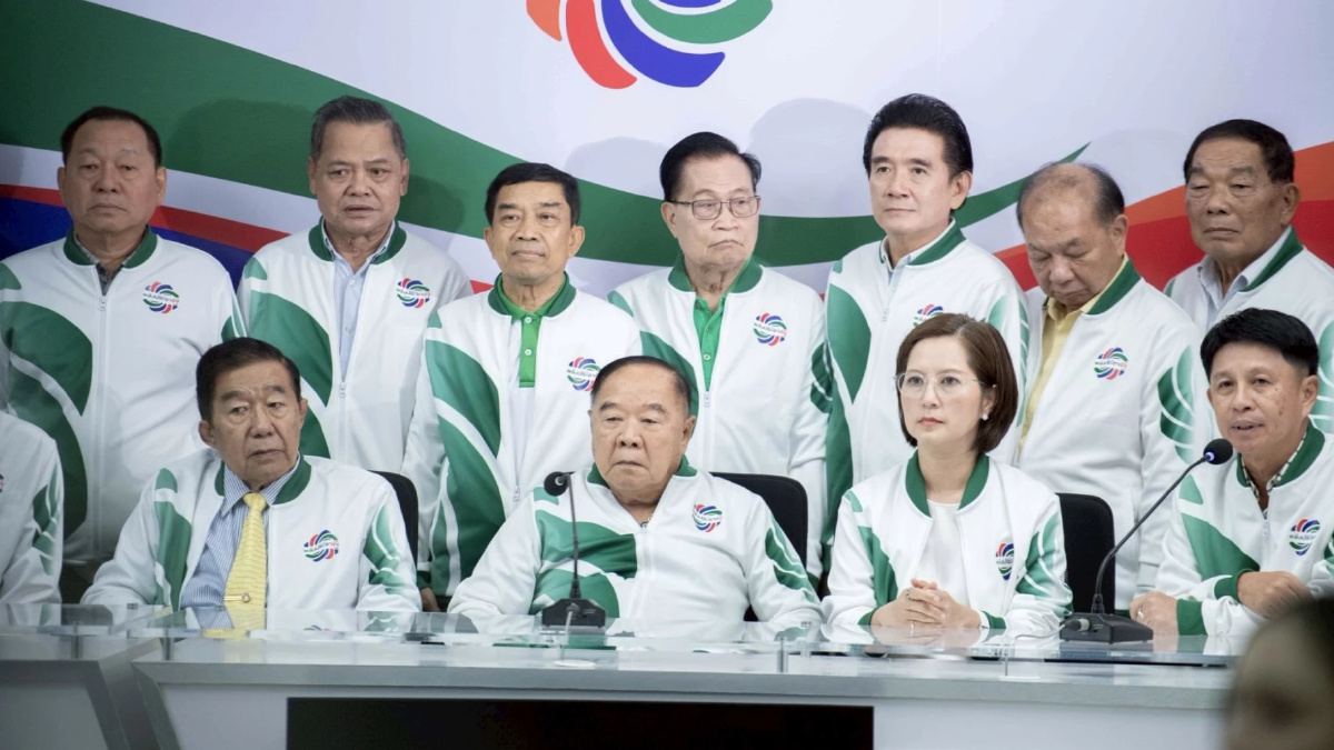 ‘พปชร.’ สู้ต่อ เข็น ‘ลุงป้อม’ แคนดิเดตนายกฯ โว เลือกตั้ง อย่างน้อย60สส.