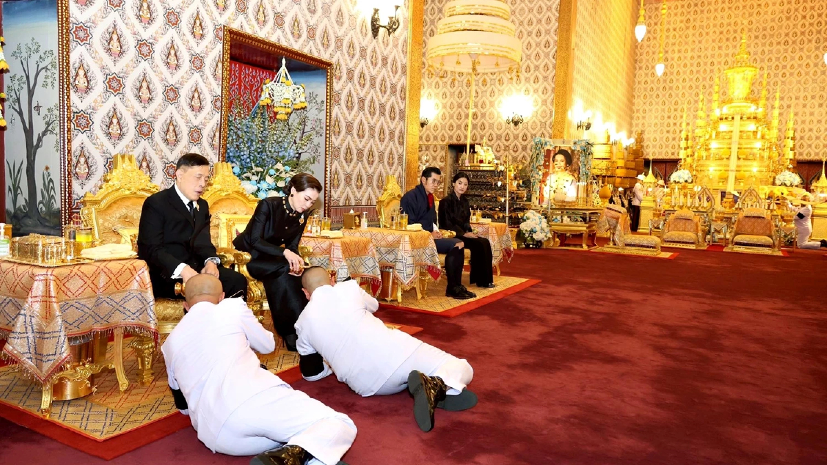 ในหลวง-พระราชินี เสด็จฯ ในการพระพิธีธรรมสวดพระอภิธรรมพระบรมศพ สมเด็จพระพันปีหลวง