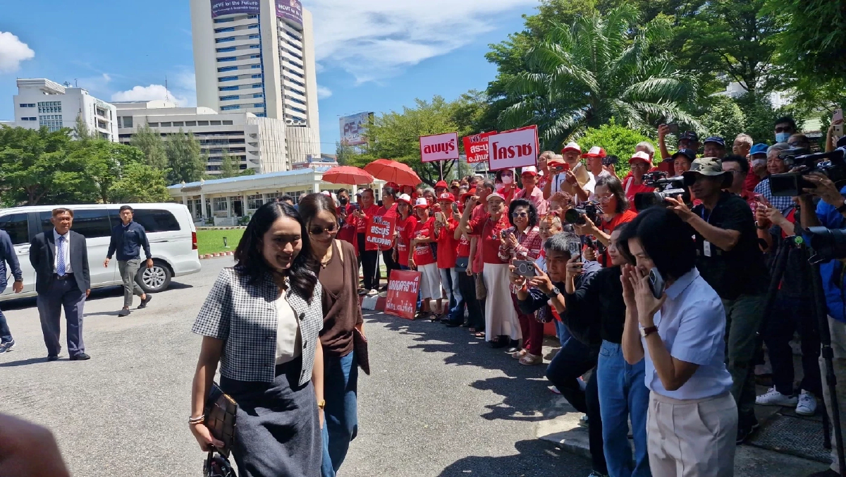 อิ๊งค์-เอม เยี่ยม 'ทักษิณ' นับวันบอกลูก อยู่เรือนจำ 6 สัปดาห์แล้ว