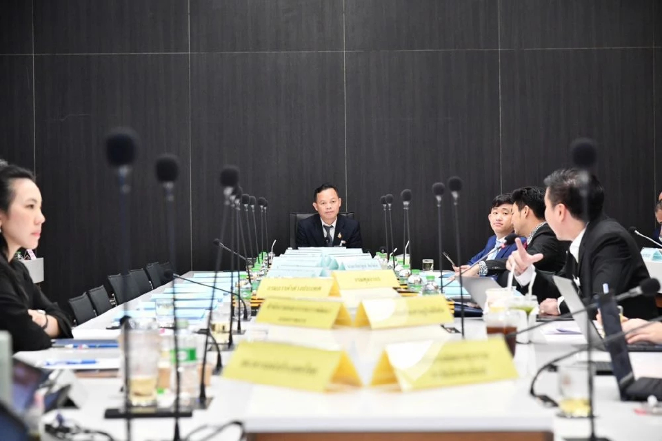 'ไชยชนก' เบี้ยว แจง 'กมธ.ไอซีที' ปมถูกเสนอสินบนเดือนละ40ล้าน