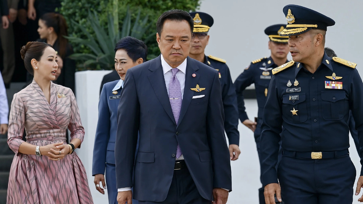 ‘อนุทิน’ ควงภริยา เยือน ‘สปป.ลาว’ ภารกิจ ตปท.ครั้งแรก หลังนั่งนายกฯ