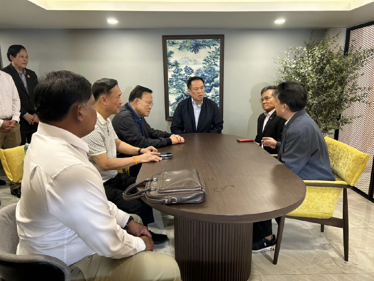 อดีต รมว.เกษตรฯ ยุค บิ๊กสุ  ขนผู้สมัครลำปาง-สจ.ลำพูน ซบ'ภูมิใจไทย'