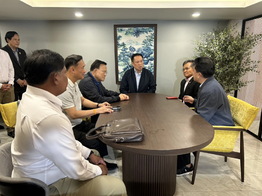 อดีต รมว.เกษตรฯ ยุค บิ๊กสุ  ขนผู้สมัครลำปาง-สจ.ลำพูน ซบ'ภูมิใจไทย'