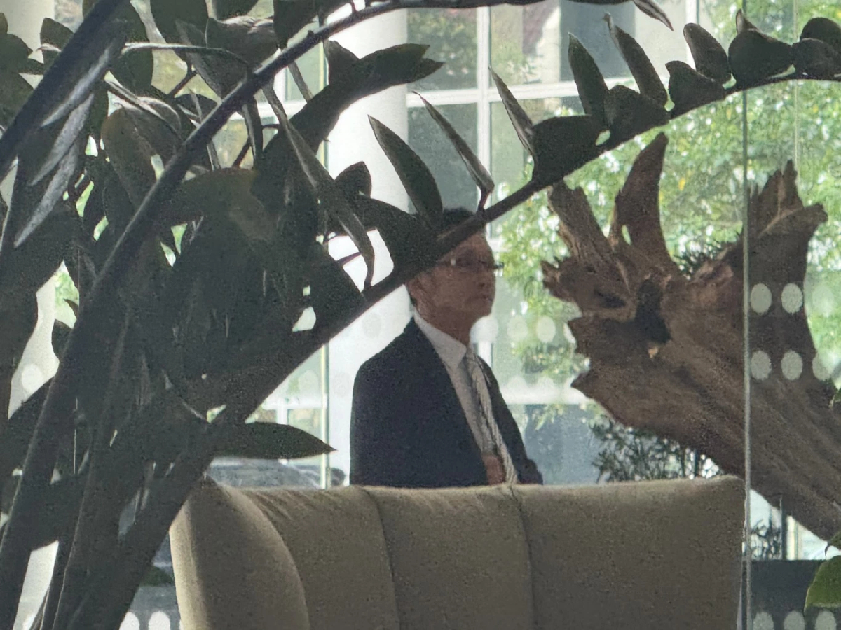 'เกรียง' รับไป รร.พูลแมน พบ 'เนวิน' คุยธุระ ปัดขนสส.อุบลฯซบภท.