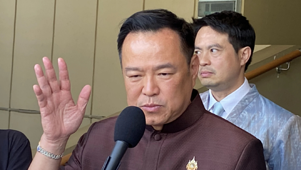 ‘อนุทิน’ เผย ไม่ได้ล้วงลูก ‘ฮั้ว สว.-เขากระโดง’ โยนถาม รมว.ยธ. โยกมือทำคดี