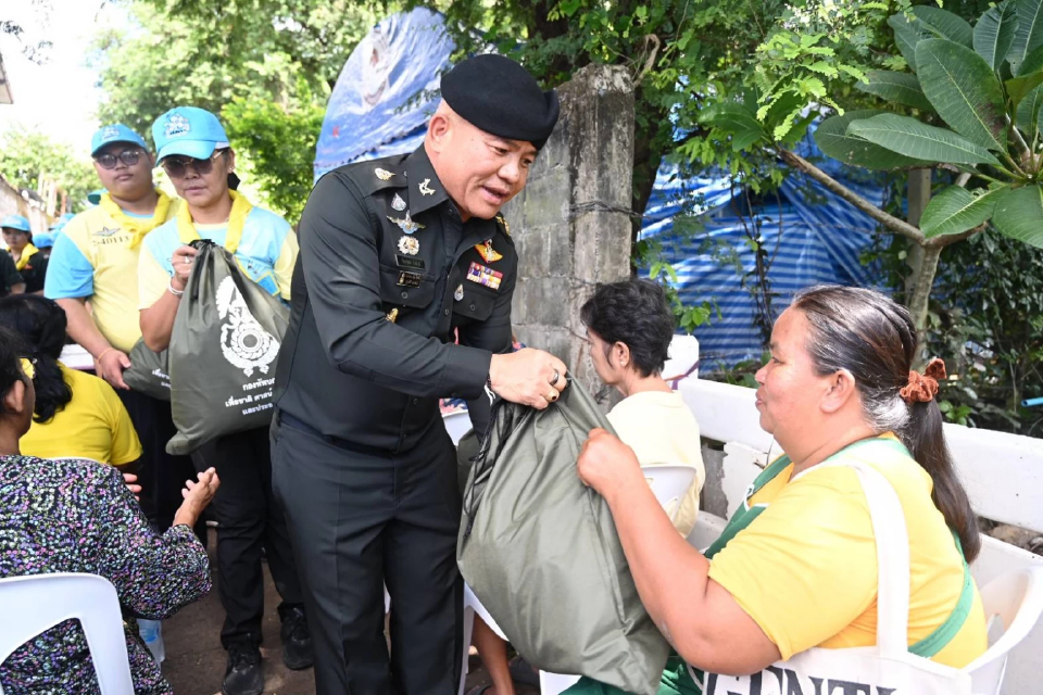 มทภ.2 ติดตามสถานการณ์น้ำท่วมจ.อุบลราชธานี เร่งช่วยเหลือทุกมิติ