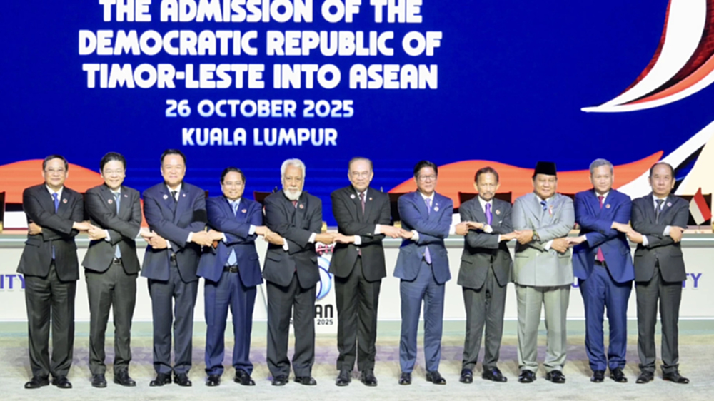 ‘อนุทิน-ฮุน มาเนต’ ร่วมเฟรมเวทีสุดยอดอาเซียน ก่อนลงนามสันติภาพ