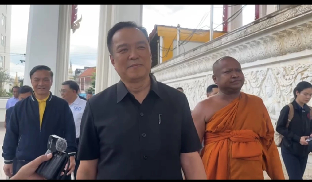 'นายกฯ' ขอพรพระนอนหาดใหญ่  ขอไทยมีชัยชนะ ใครไม่หวังดีต้องพินาศ