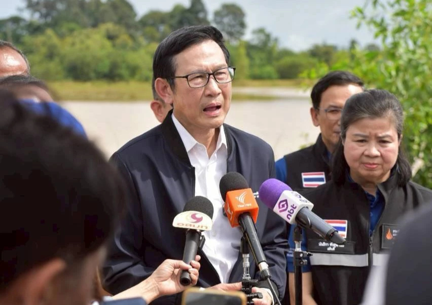 'รมว.พลังงาน' ลุยชายแดนศรีสะเกษ เยียวยา 10 ล้าน ปั๊มน้ำมัน โดนBM-21กัมพูชา