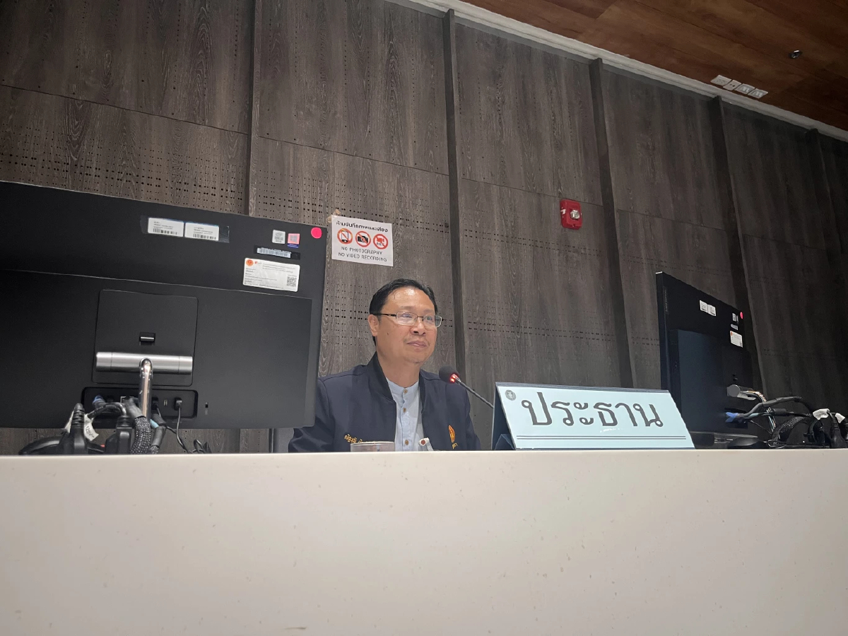 'กมธ.แก้รธน.' ลงมติลับ โหวตเลือก 'ณัฐวุฒิ บัวประทุม' นั่งปธ.กมธ.