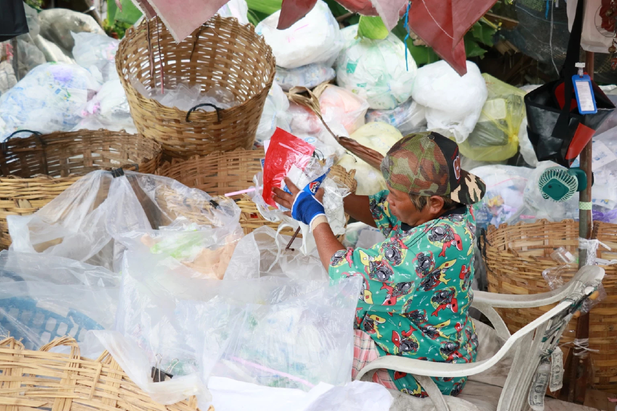 แยกขยะแล้วไปไหน? บทพิสูจน์ ‘ไม่เทรวม’ ลดขยะฝังกลบ ยกระดับชีวิตชุมชน