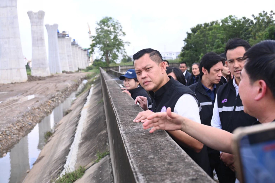 'ธนกร' ลงพื้นที่นิคมฯ บางปะอิน ป้องฐานผลิตแสนล้าน มั่นใจปีนี้ 'น้ำไม่ท่วม'