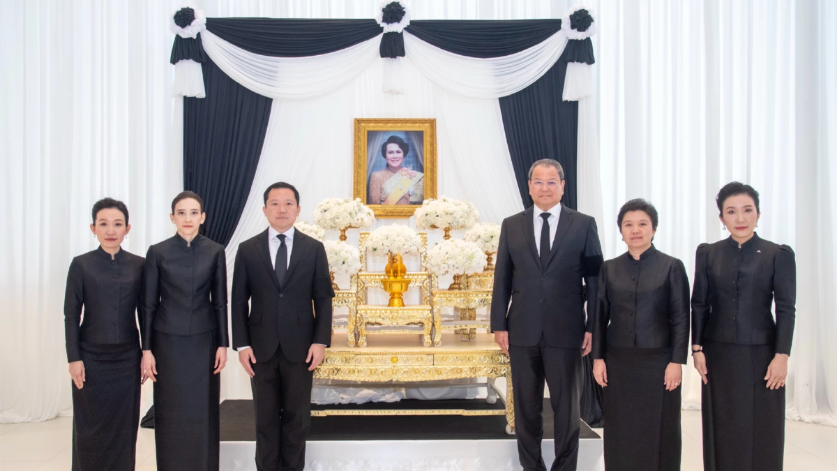 ไทยเบฟ น้อมถวายความอาลัยเบื้องหน้าพระฉายาลักษณ์ สมเด็จพระพันปีหลวง
