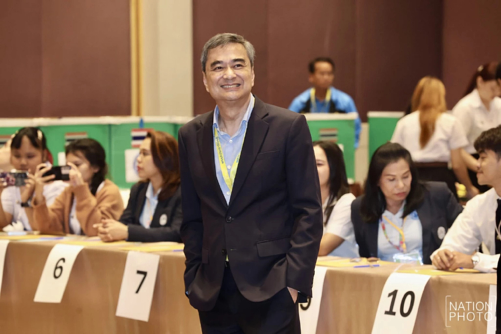 การเมืองปรับทัพรับ “เลือกตั้ง” จับตา “ปชป.-กระแสชาตินิยม”