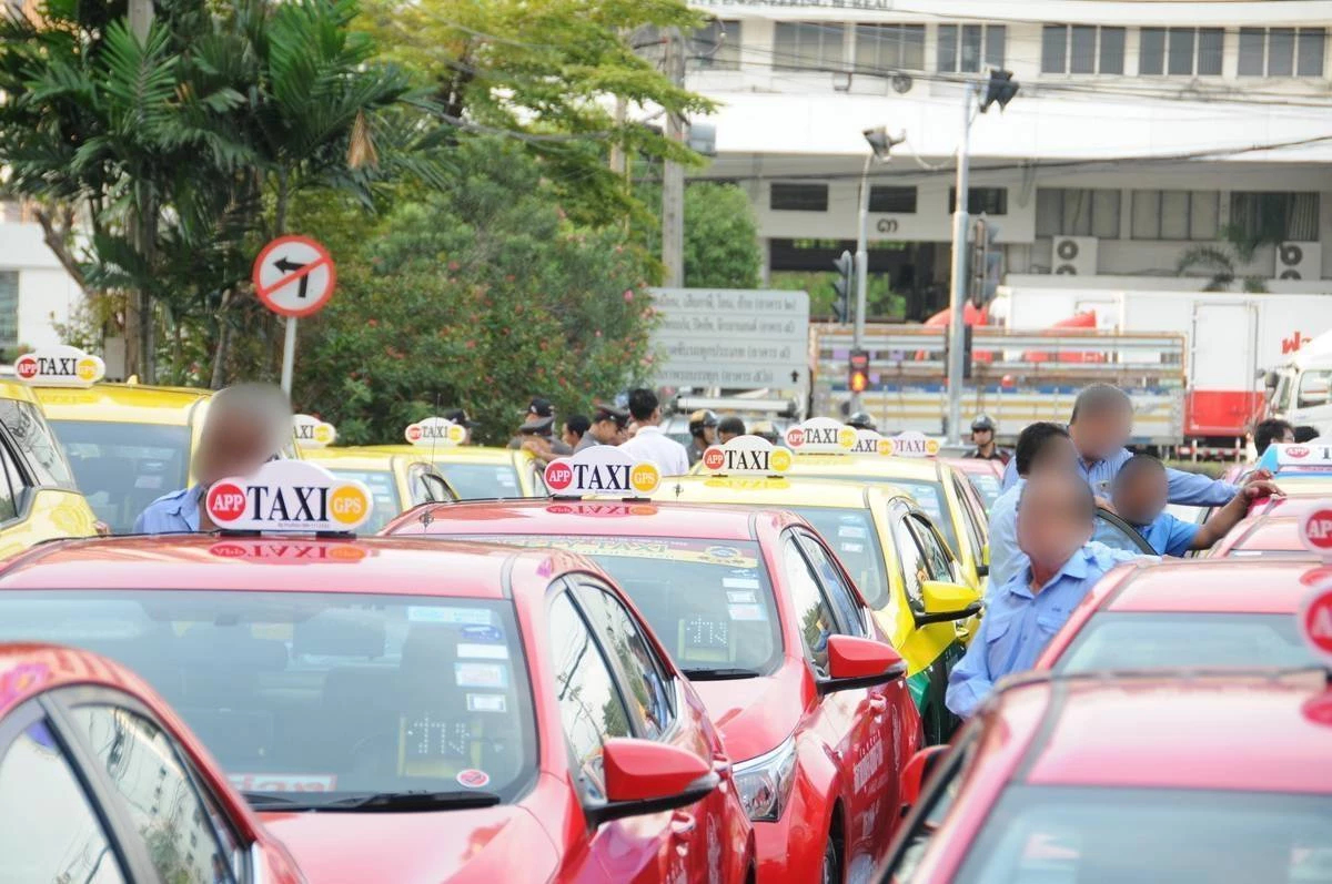 ขบ. แจงยังไม่ปรับขึ้นค่าแท็กซี่ เป็นเพียงแนวคิดใช้เทคโนโลยีใหม่