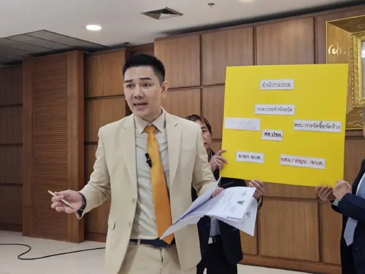 'ทนายอั๋น' จ่อฟ้องเลขา กกต.โอนงบมิชอบ เงินไหลฐานเสียง 'น้ำเงิน'