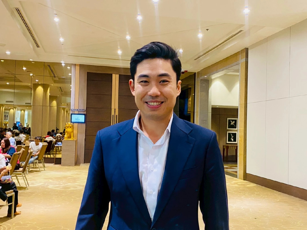 'โฆษก ปชป.' เผย 'อภิสิทธิ์' เข้าพรรคพรุ่งนี้ พร้อมหารือ กก.บห.