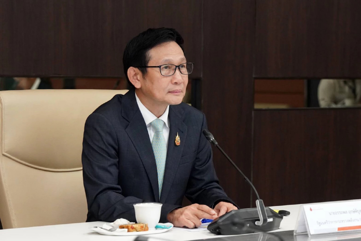 'พลังงาน' ลดราคาน้ำมัน 'ดีเซล-เบนซิน' 50 สตางค์ ลดค่าครองชีพให้ประชาชน