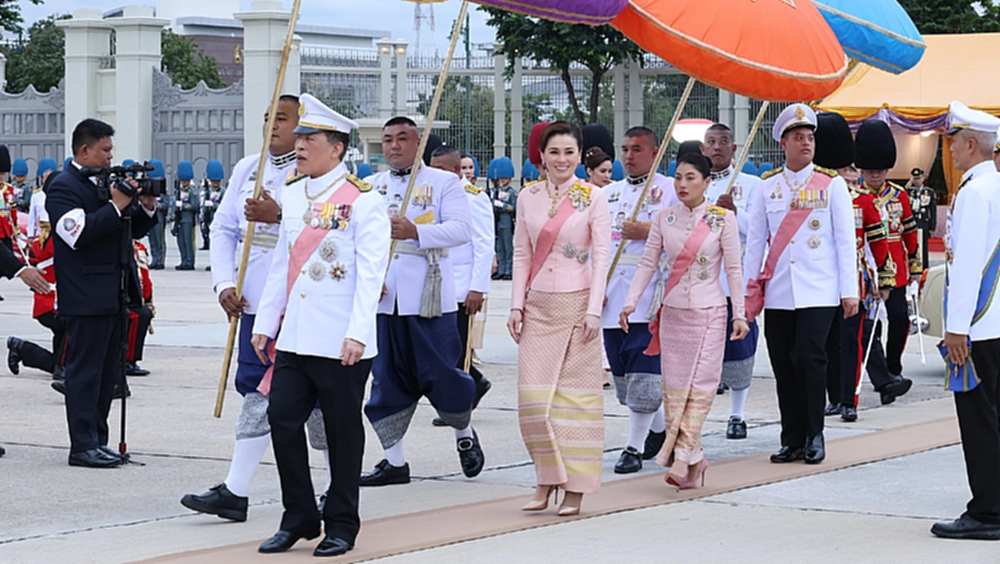 ในหลวง-พระราชินี เสด็จฯ ทรงบำเพ็ญพระราชกุศล วันปิยมหาราช พุทธศักราช 2568