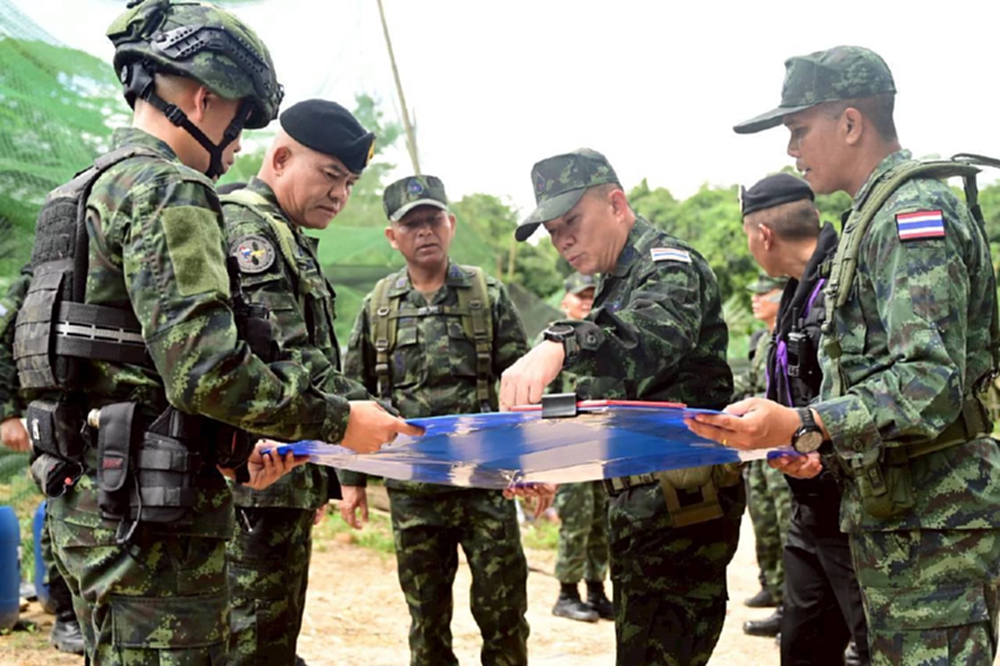 มทภ.2 ลงพื้นที่ ปราสาทตาเมือนธม -ช่องอานม้า เข้มเตรียมพร้อมรบสูงสุด