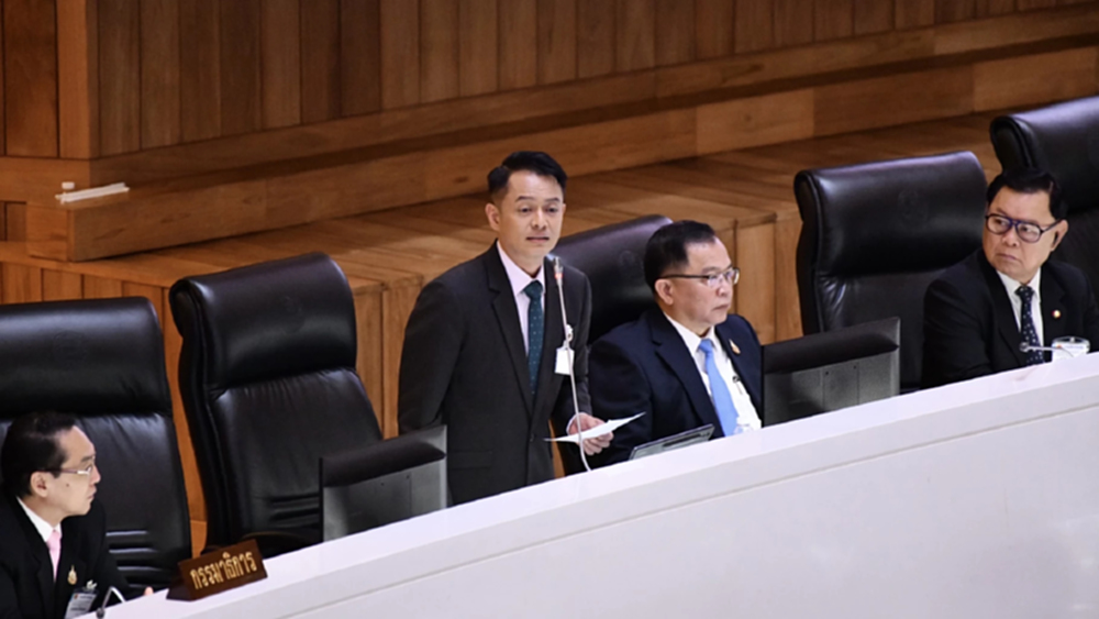 ‘เด็กพท.’ ซัด ‘ปชน.’ ค้านเทียม ดับฝัน ‘อสม.’ เล่นเกมสกัด ร่างพ.ร.บ.