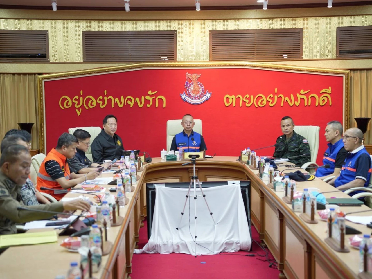 บิ๊ก มท.-ผบ.ทสส.เร่งรัดฟื้นฟู 'น้ำท่วมหาดใหญ่' ทำให้ปกติโดยเร็ว